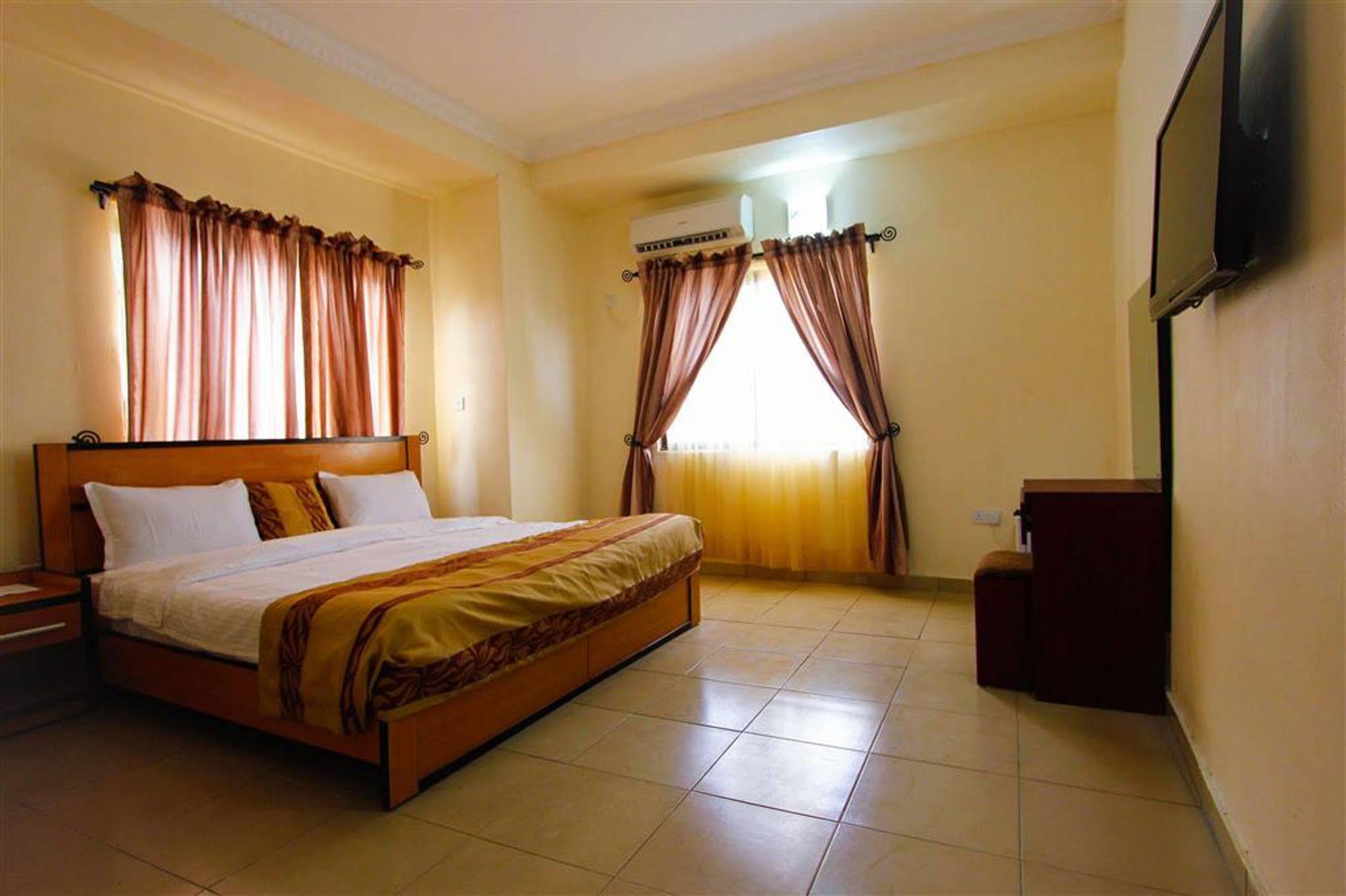Beni Hotel Lagos Exterior foto